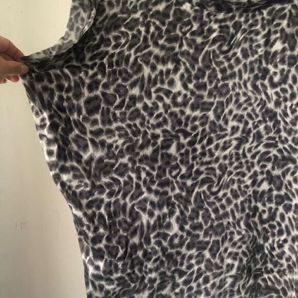 Joie leopard print 100% silk oversized boxy pullover blouse animal print - Picture 4 of 6